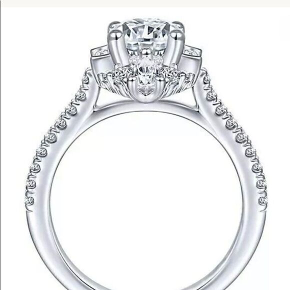 Beautiful Silver CZ Diamond Ring - Picture 3 of 7